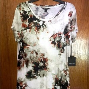 NWT Simply Vera Vera Wang Multi-Color Short Sleeve Floral T-Shirt Size LARGE.